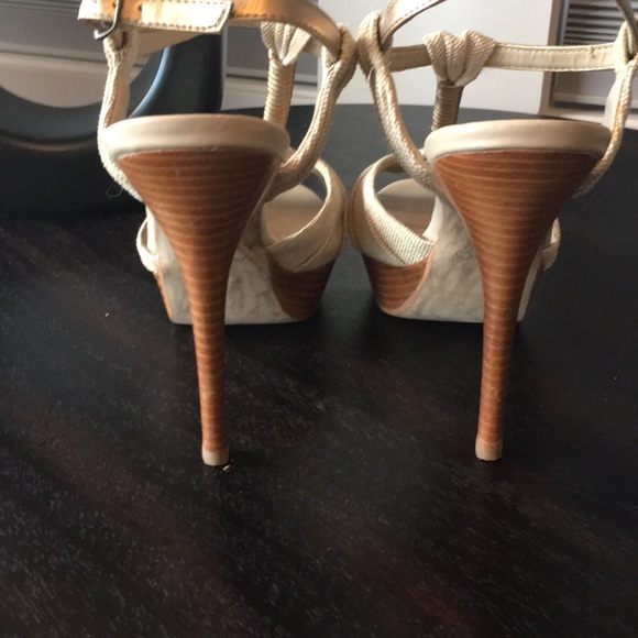 Aldo Heels Size 9 - Picture 4 of 6